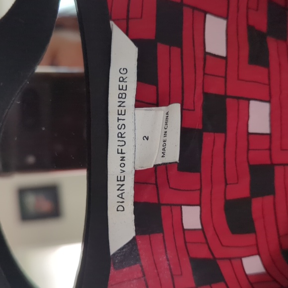 DVF runway! Maroon silk wrap dress - Picture 3 of 5